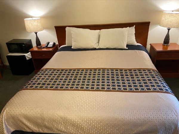 Vantage Point Inn - Woodland Hills image 19