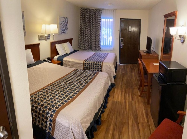 Vantage Point Inn - Woodland Hills image 6